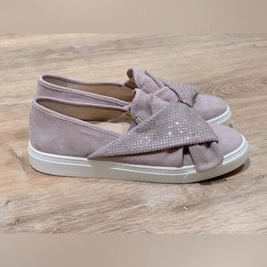 NEW Vince Camuto Rose Quartz Barita Suede SlipOn Studded Sneaker Size 7.5